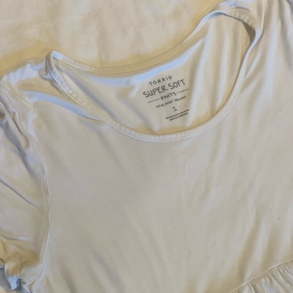 Torrid Babydoll Tee - Size 1 (1X) - Picture 2 of 3